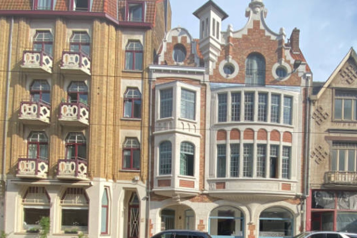 De Panne's Geheim voor een Stralende Zomer: Ontdek di-athos!